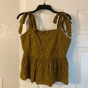 ✨ Madewell top with floral print, ruched back, and tie straps